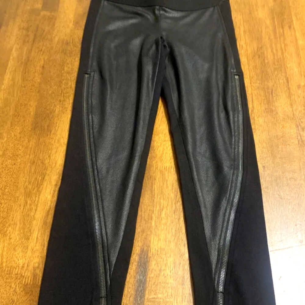 BCBG MAXAZRIA Pants XXS Black Moto Leggings - Faux Leather with Zipper Detail